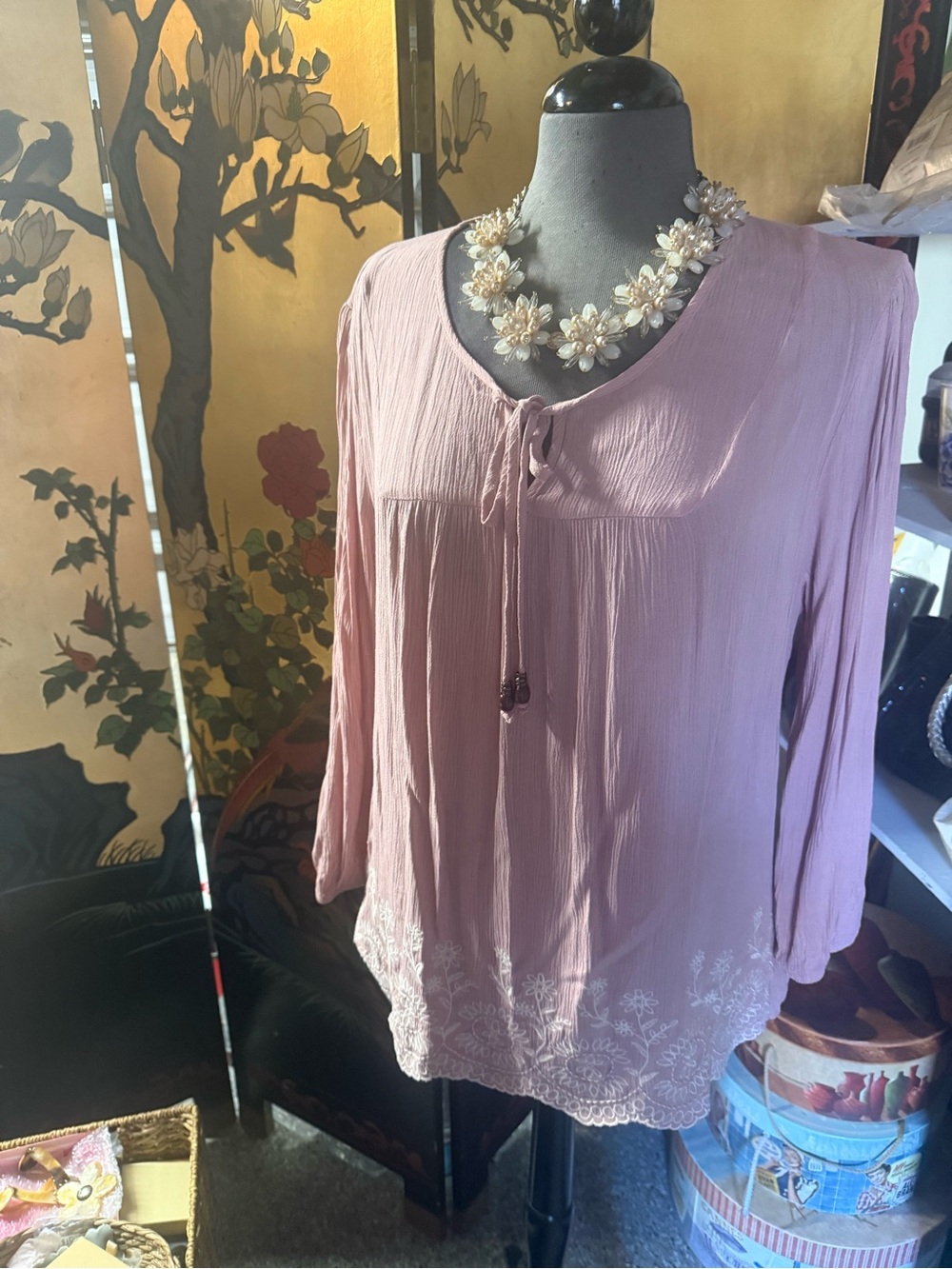 Masón & Belle  Light Mauve Tie-Neck Embroidered Blouse size large.